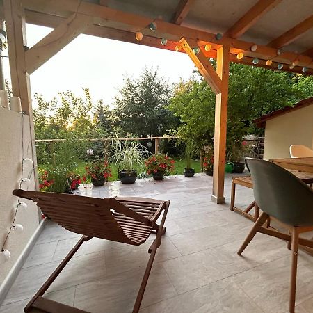 Villa Kisvirag Vendeghaz à Balatonvilágos Extérieur photo