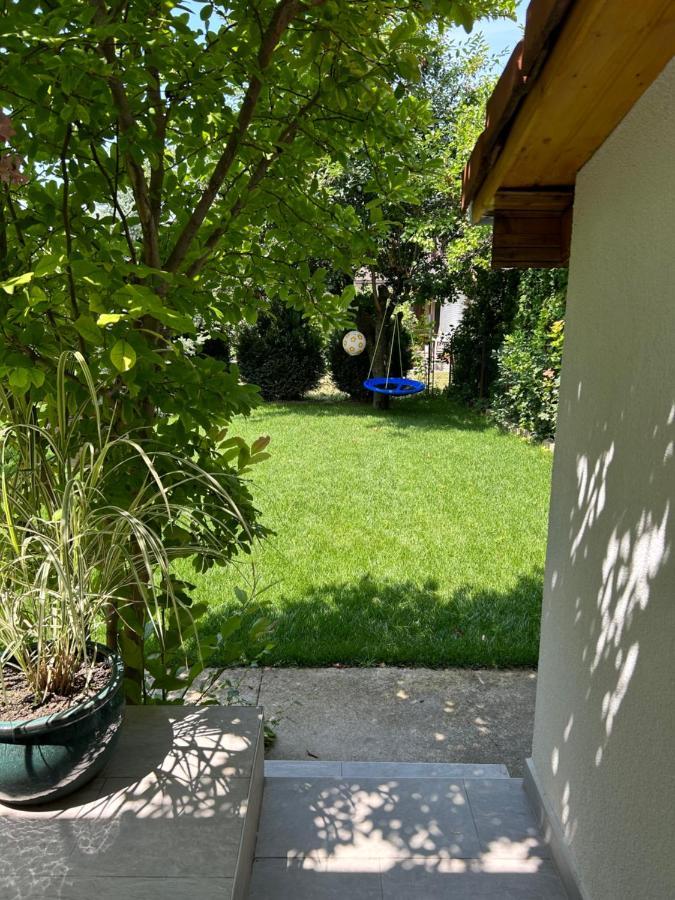 Villa Kisvirag Vendeghaz à Balatonvilágos Extérieur photo