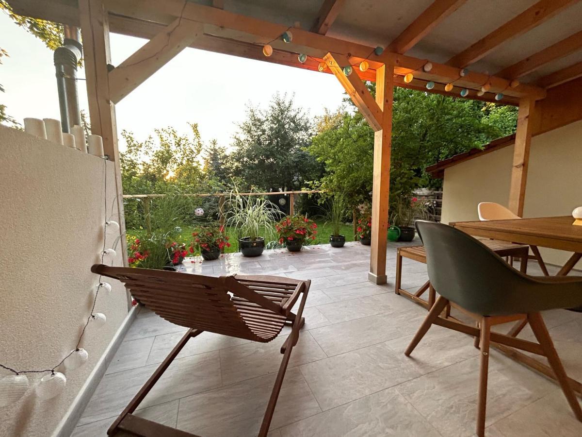 Villa Kisvirag Vendeghaz à Balatonvilágos Extérieur photo