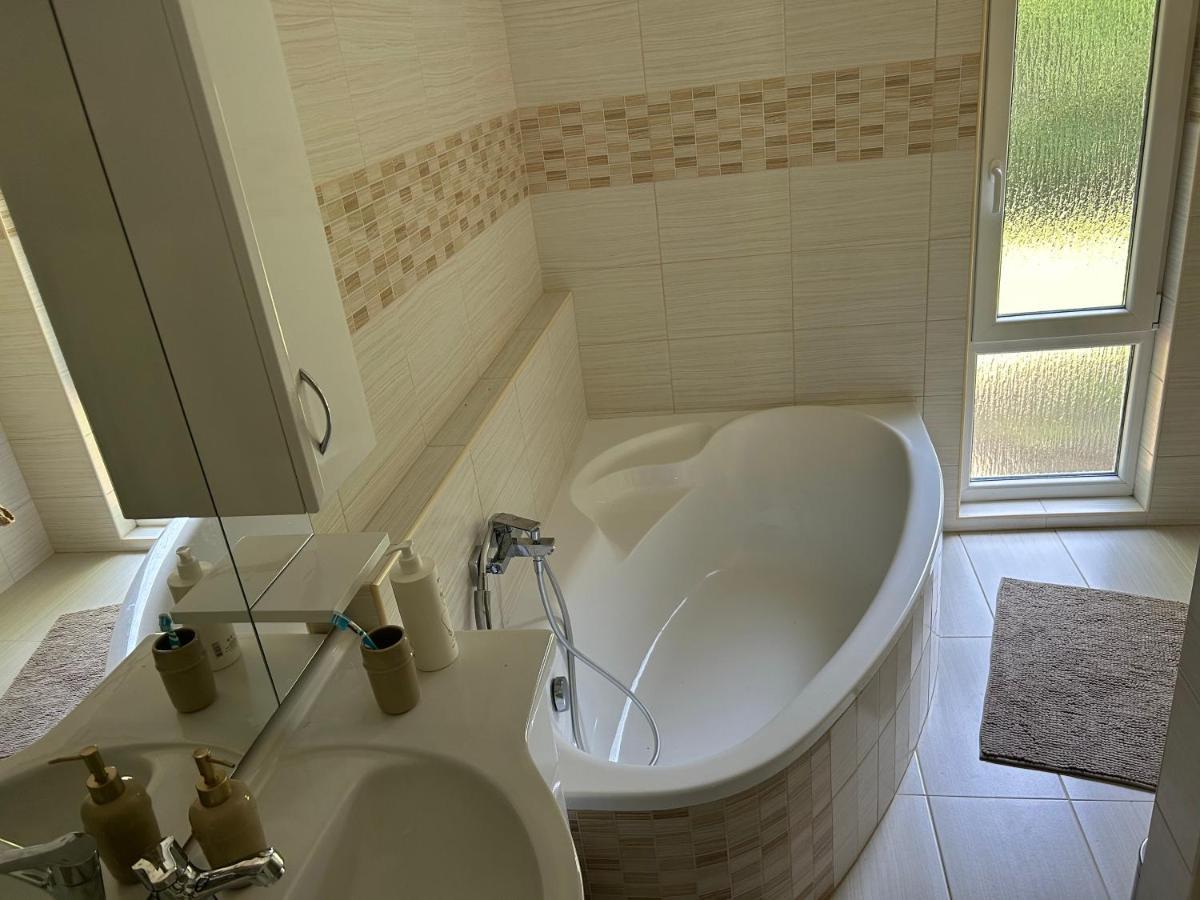 Villa Kisvirag Vendeghaz à Balatonvilágos Extérieur photo