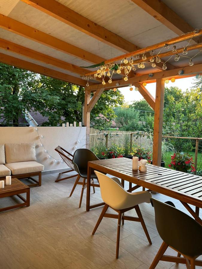 Villa Kisvirag Vendeghaz à Balatonvilágos Extérieur photo